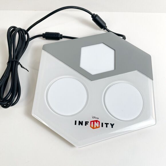 Disney Infinity 3.0 Game For Wii U + Game Pad LOT with Game Pieces - Picture 7 of 9